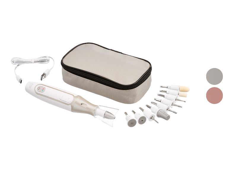 Manicure- en pedicureset met accessoires en etui.