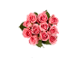 Boeket roze rozen met groene bladeren op een zwarte achtergrond