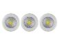 Drie witte ronde LED-lampen op een witte achtergrond.