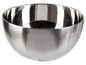 Een gladde, ronde stalen kom.