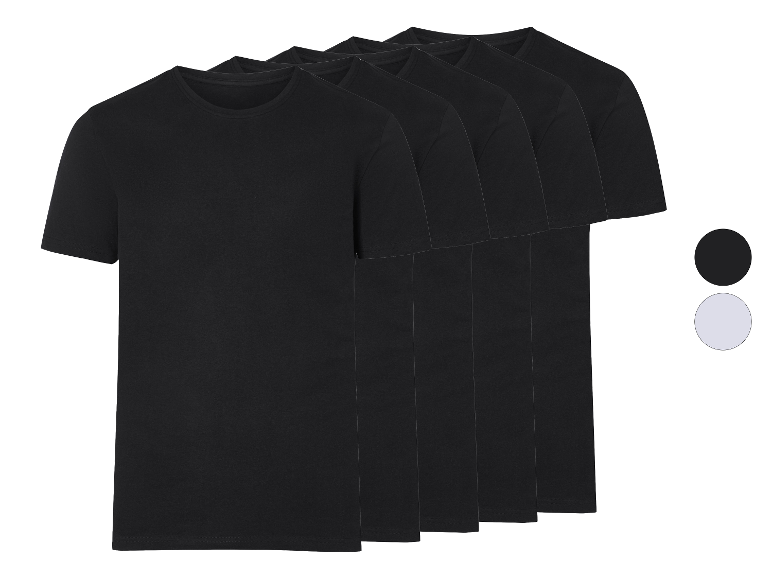 Vijf zwarte t-shirts met korte mouwen.