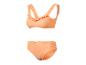 Perzikkleurige bikiniset met ruchesbandjes en een hoog uitgesneden broekje.