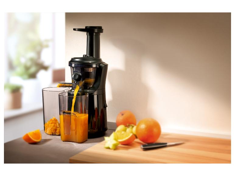 Sapcentrifuge die sinaasappels perst.