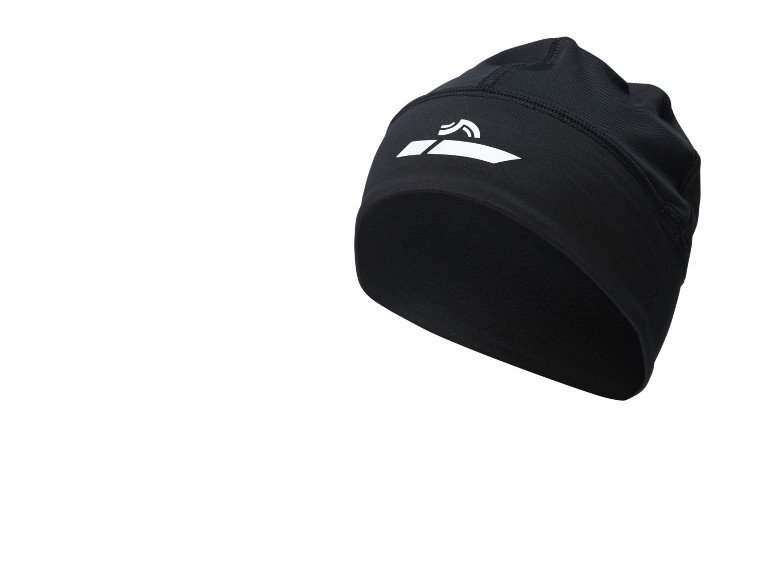 Zwarte sportmuts met wit logo aan de zijkant.