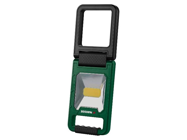 Groene en zwarte PARKSIDE LED-werklamp met handvat.