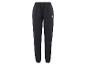 Zwarte joggingbroek met elastische tailleband en manchetten, met klein wit logo op de dij.