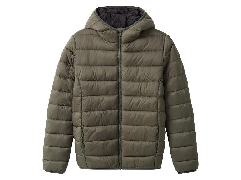 Groene gewatteerde jas met capuchon.