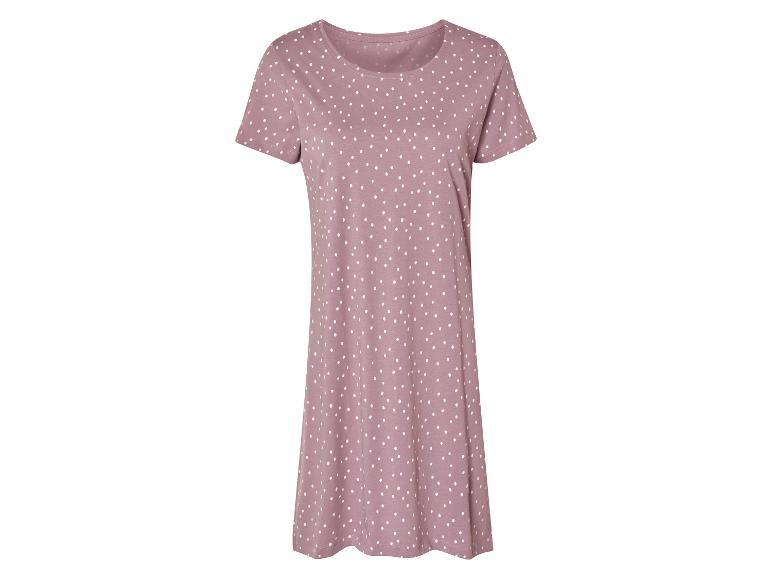 Kort, roze nachtjapon met witte stippen.