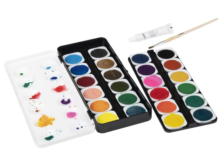 Aquarelverfset met 24 kleuren, een kwast en een tube witte verf.