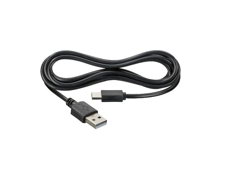 Zwarte USB-A naar USB-C kabel, opgerold in een achtvorm.