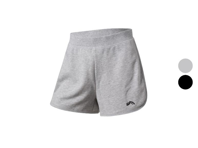 Grijze jogging shorts; verkrijgbaar in grijs en zwart.