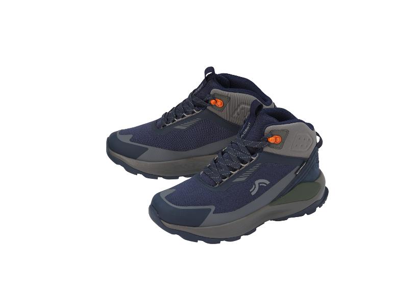 Twee blauwe en grijze wandelschoenen met oranje accenten, liggend op een witte achtergrond.