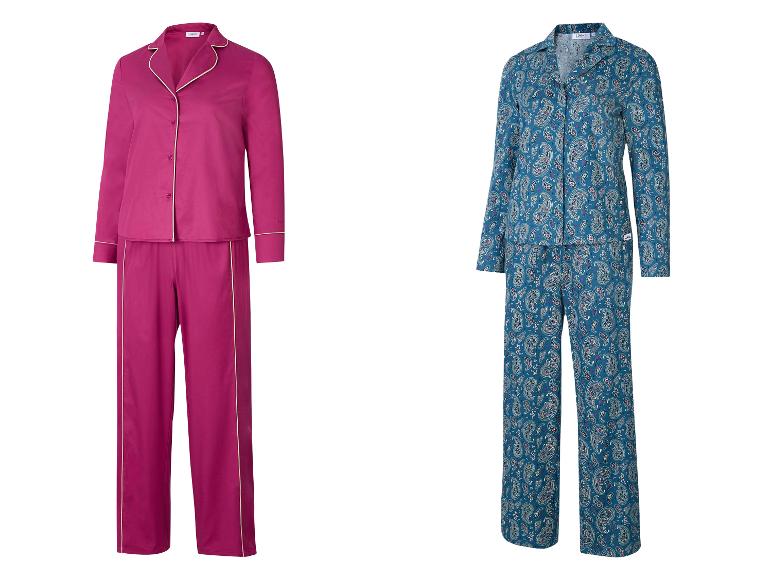 Twee damespyjamasets: één fuchsia met witte bies, de andere blauw met paisleyprint.