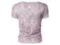 Een roze T-shirt met een slangenprint.