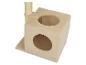 Beige katten krabpaal met twee holletjes.