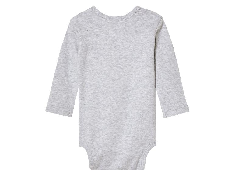 Grijze baby body met lange mouwen.