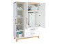 Witte kledingkast met open deuren, twee laden en een hangstang.