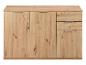 Houten dressoir met drie lades en drie deuren, voorzien van metalen handgrepen.