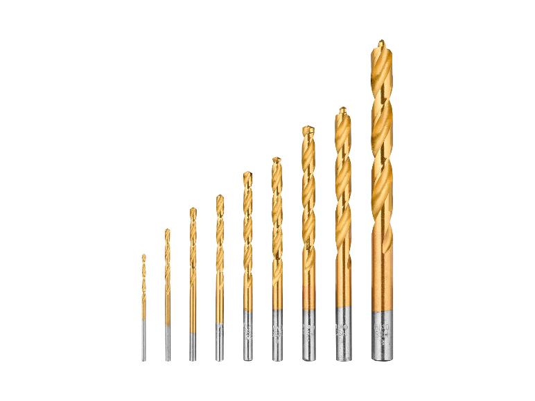 Een set van tien gouden boorbits in verschillende maten, gerangschikt van kleinste naar grootste.