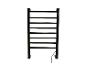 Zwart elektrisch handdoekenrek met acht stangen en een snoer.