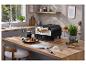 SILVERCREST® pizzadeegdozen op een keukentafel met een pizza-oven.