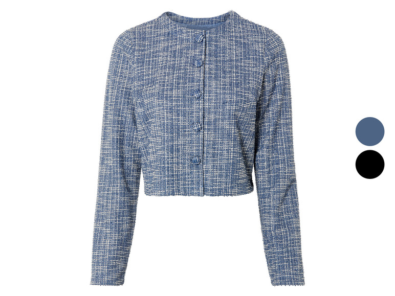 Een blauwe jas van tweed met knopen.