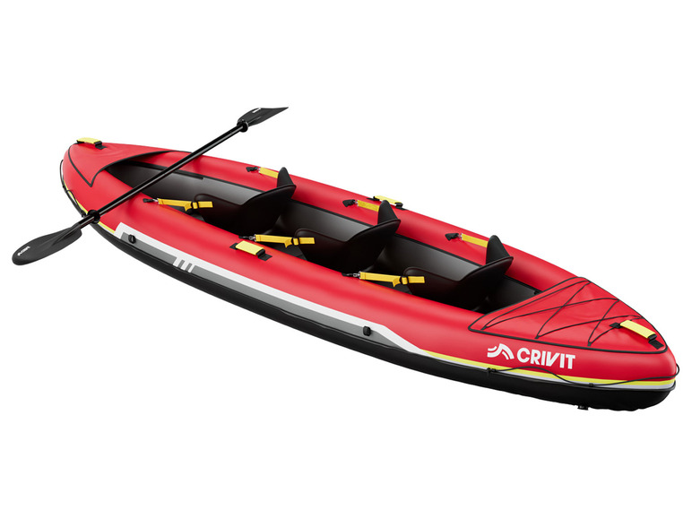 Een rode opblaasbare kajak van Crivit met twee zitplaatsen en een peddel.