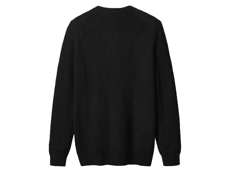 Zwarte gebreide trui met lange mouwen en ronde hals, achteraanzicht.