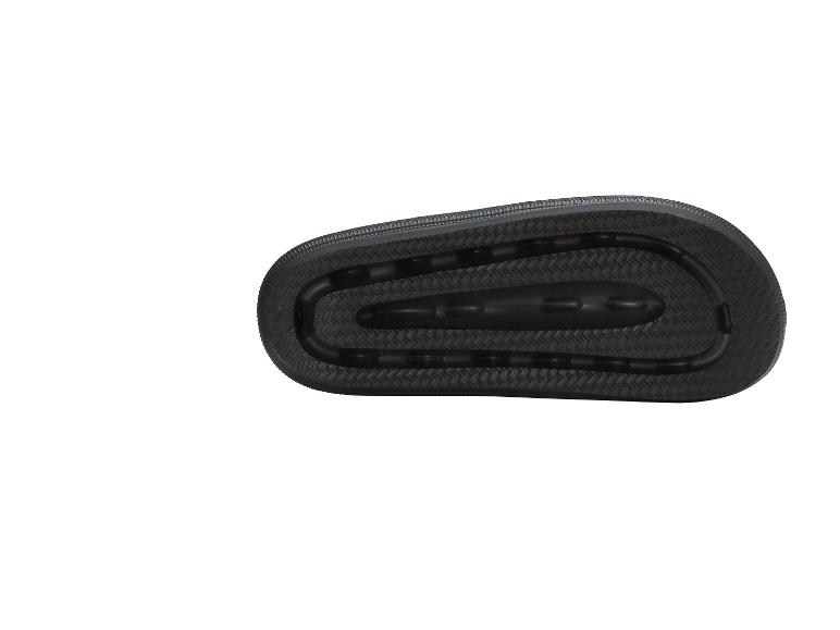 Zwarte oefenmat met een reliëfpatroon.