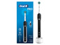 Een Oral-B Pro Clean elektrische tandenborstel met oplader.