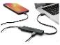 Een smartphone, laptop en een TRONIC USB-hub met kabels.