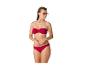 Rode damesbikini met strapless top en zonnebril.