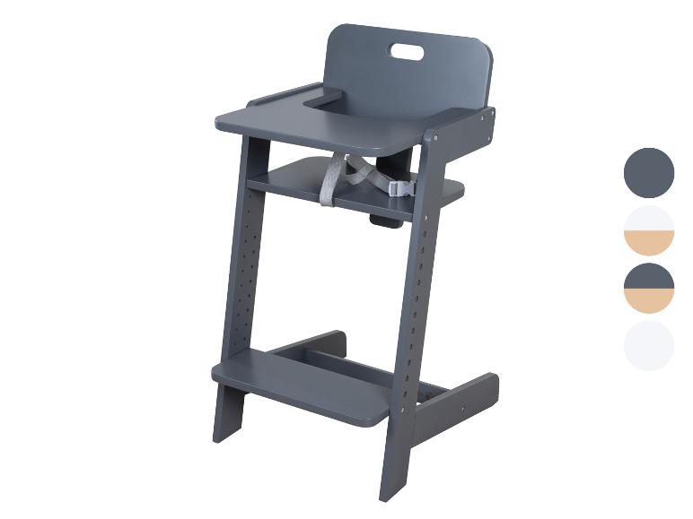 Grijze houten kinderstoel met verstelbare voetensteunen en dienblad, met kleurstalen.