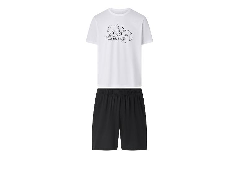 Wit T-shirt met hondenprint en 'Be My Valentine' tekst, gecombineerd met zwarte shorts.