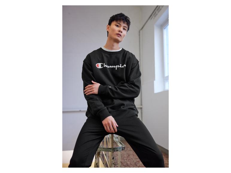 Zwarte Champion sweater en broek.