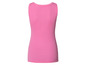 Een roze tanktop zonder mouwen.