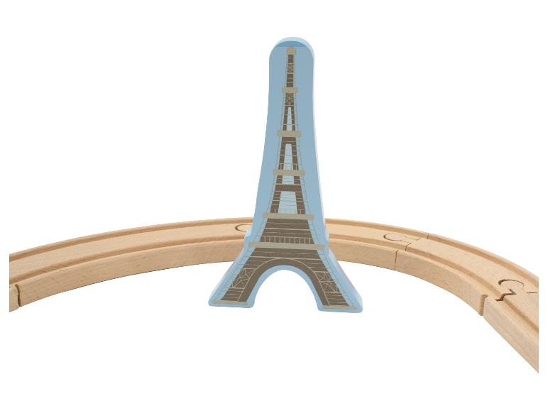 Houten spoorbaan met een houten Eiffeltoren