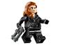 LEGO Black Widow minifiguur met roodbruin haar en twee pistolen.