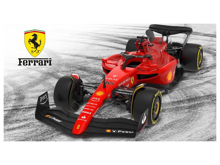 Een rode Ferrari Formule 1-raceauto met het Ferrari-logo en sponsors zoals Shell V-Power en Santander.
