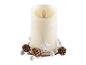 Decoratieve LED-kaars met kerstornamenten