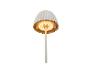 Witte buiten LED tuinlamp met paddestoelvormige kap en warm gloeiende lampen.