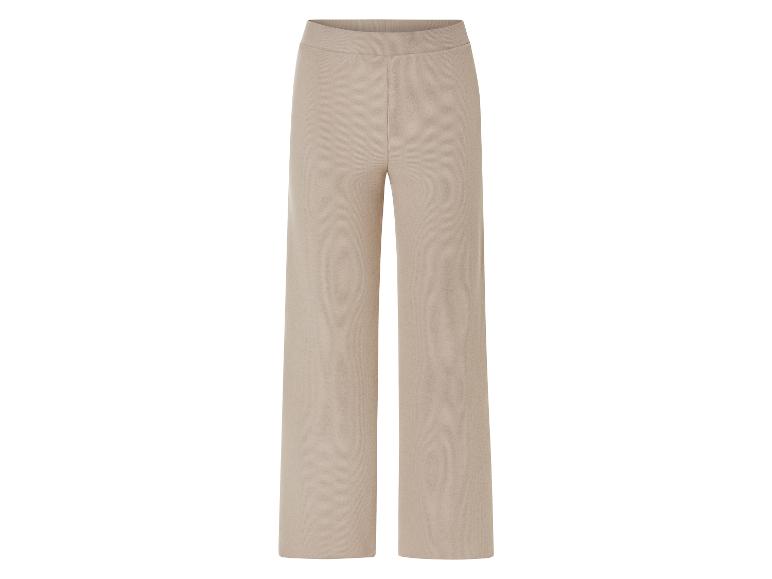 Beige gebreide broek met wijde pijpen.
