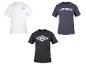 Drie T-shirts: een wit T-shirt met een klein logo, een donkerblauw T-shirt met 'umbro' erop en een zwart T-shirt met een wit logo.