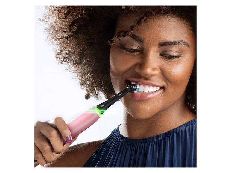 Ga naar volledige schermweergave: Oral-B Elektrische tandenborstel iO Series 5 - afbeelding 23