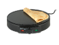 Zwart crêpe-apparaat met crêpe, met temperatuurknop en indicatielampjes.
