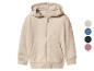 Beige kinderhoodie met rits en zakken, met kleurstalen.