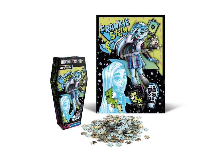 Een Monster High puzzel met Frankie Stein in een blauwe outfit.