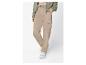 Beige cargo broek met trekkoord voor dames.