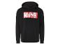 Een zwarte hoodie met een rood Marvel-logo.