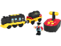 Zwart-gele speelgoedtrein met tankwagon, machinist en rode afstandsbediening.